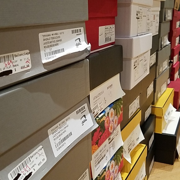 Meet your Posher Avi, - Picture 3 of 4